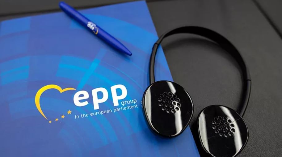 Βρυξέλλες: Κατασχέθηκαν υπολογιστές από τα γραφεία του ΕΛΚ – Με ποια υπόθεση σχετίζεται η έφοδος της αστυνομίας