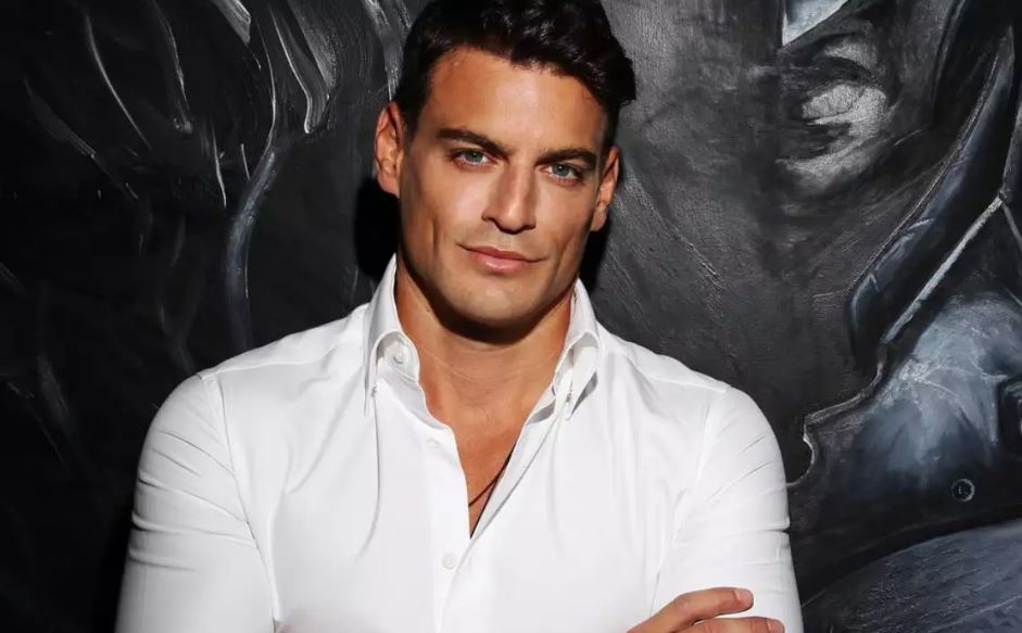 Δημήτρης Φιντιρίκος: Εισέβαλαν στο σπίτι του στη Βούλα και άρπαξαν πανάκριβα ρολόγια