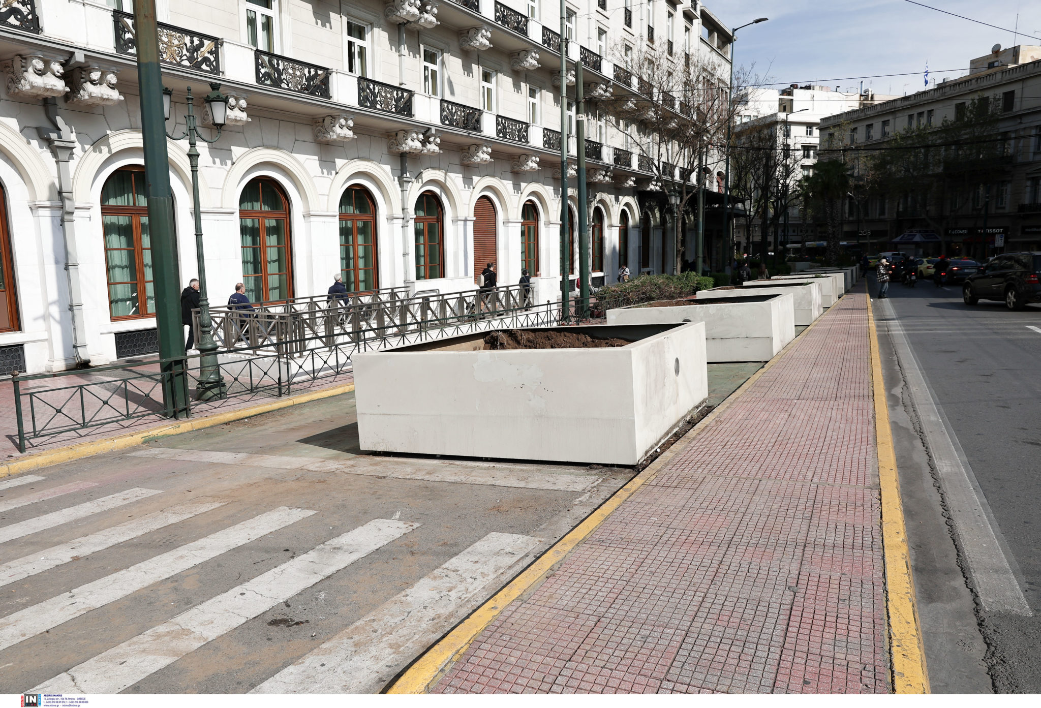 Απομακρύνονται οι φοίνικες από την Πανεπιστημίου