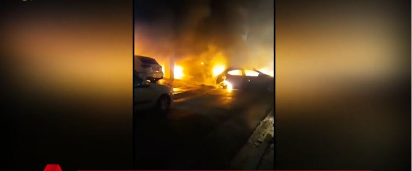 Κολωνός: Βίντεο από τη φωτιά σε πυλωτή πολυκατοικίας – Στο νοσοκομείο 2 παιδιά και 2 ενήλικες