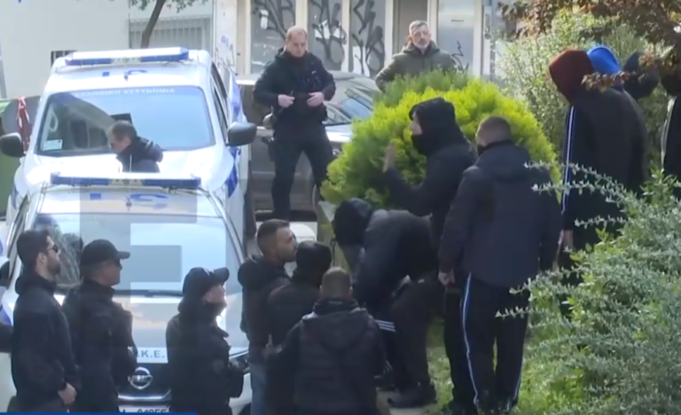 Ιωάννινα: Προπηλάκισαν τους συλληφθέντες για την οπαδική συμπλοκή