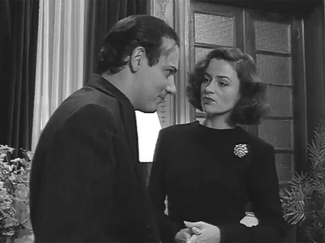 Καρυοφυλλιά Καραμπέτη, Γιώργος Κιμούλης «Ο κίτρινος φάκελος»