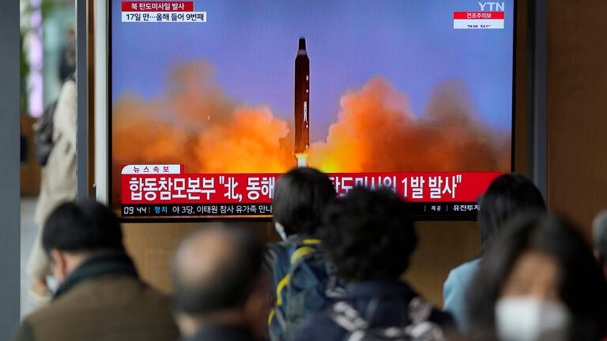 Βόρεια Κορέα: Δήλωσε ότι ο πύραυλος που εκτόξευσε την Πέμπτη ήταν στερεού καυσίμου