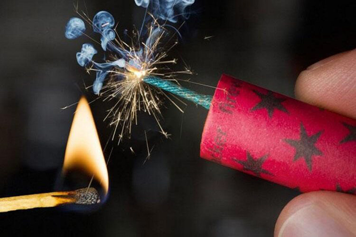 Εξήντα εννέα συλλήψεις για διακίνηση – χρήση παράνομων κροτίδων και βεγγαλικών