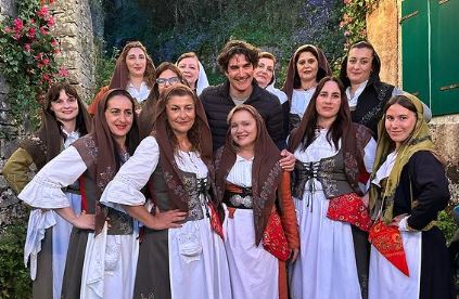 Maestro: Το πανηγύρι στους Παξούς και η Μαρία Καβογιάννη – Φωτογραφία από τα γυρίσματα