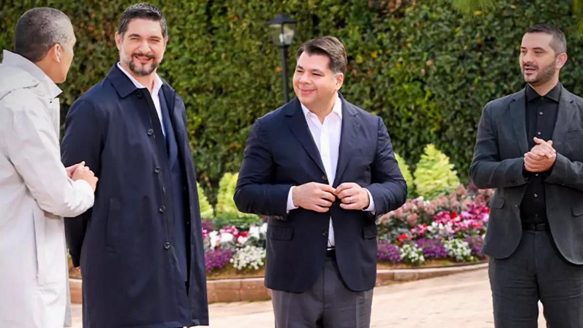 MasterChef: Ο πρέσβης των ΗΠΑ Γιώργος Τσούνης υποδέχτηκε στo σπίτι του το μαγειρικό ριάλιτι