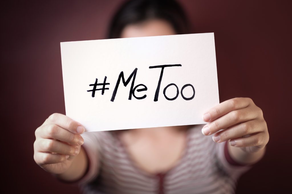 #metoo: Ανατριχιαστικές μαρτυρίες Ελληνίδων δημοσιογράφων – «Προσπάθησε να με σπρώξει στον τοίχο και να με αγγίξει»