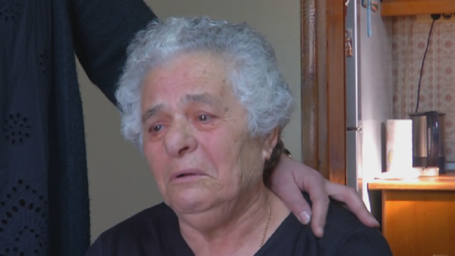 Γιώργος Καραϊβάζ Μητέρα