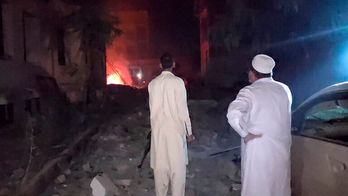 Πακιστάν: Τουλάχιστον 13 νεκροί και 50 τραυματίες από εκρήξεις στο κτίριο της Αντιτρομοκρατικής Υπηρεσίας
