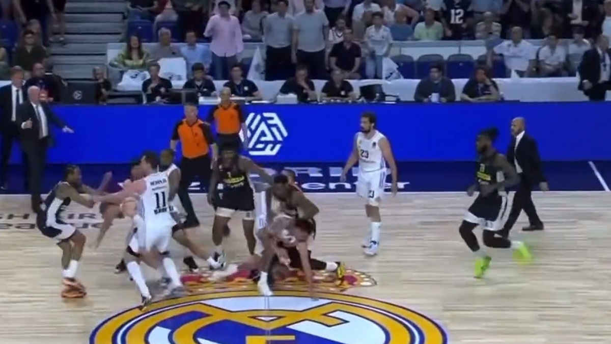 Σοκ στη Μαδρίτη: Αδιανόητο ξύλο μεταξύ των παικτών της Ρεάλ και της Παρτιζάν – ΒΙΝΤΕΟ