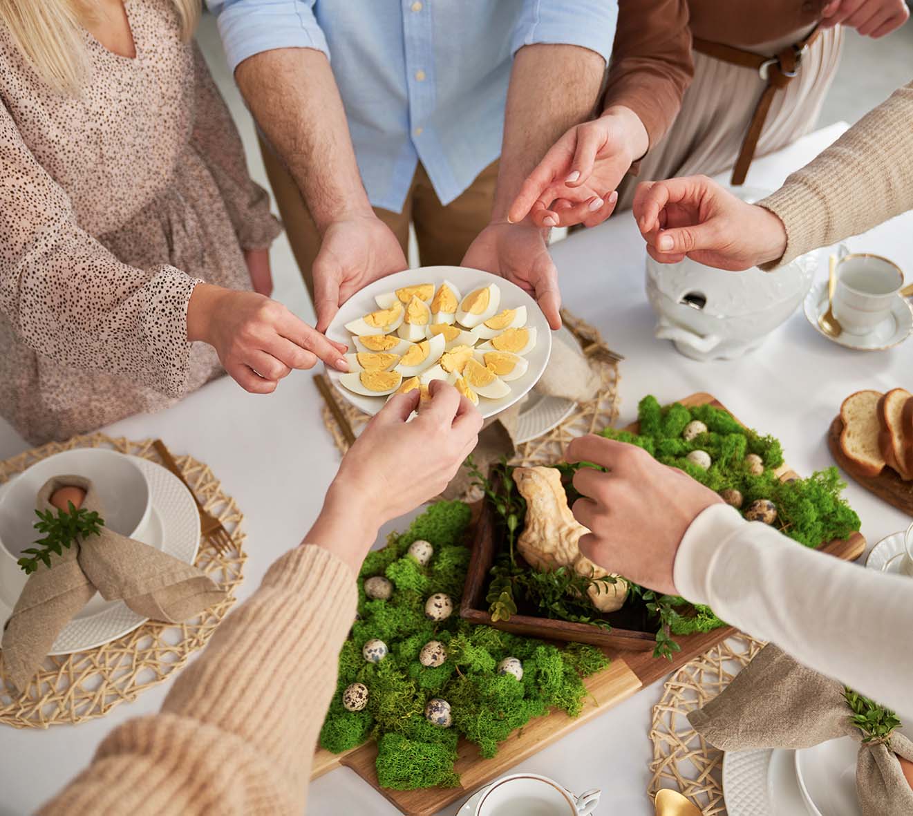 Τα πασχαλινά τραπέζια του κόσμου