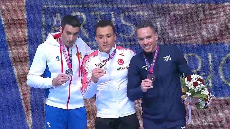 Λευτέρης Πετρούνιας