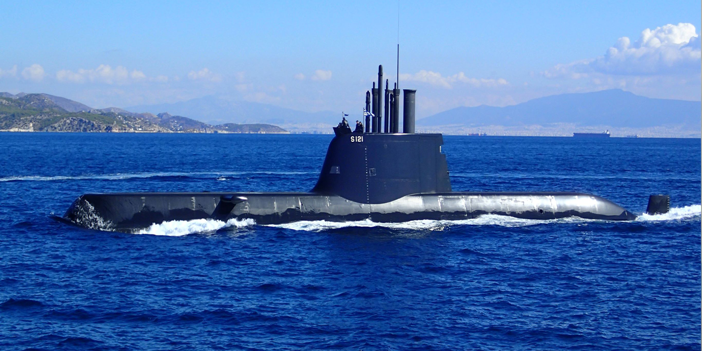 Στη Βουλή το πρόγραμμα αναβάθμισης των φρεγατών ΜΕΚΟ και οι συσσωρευτές για τα υποβρύχια