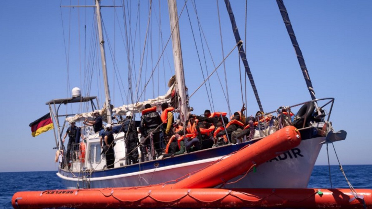 Πλοίο γερμανικής ΜΚΟ διέσωσε 47 μετανάστες στη Μεσόγειο – Πλέει προς Λαμπεντούζα
