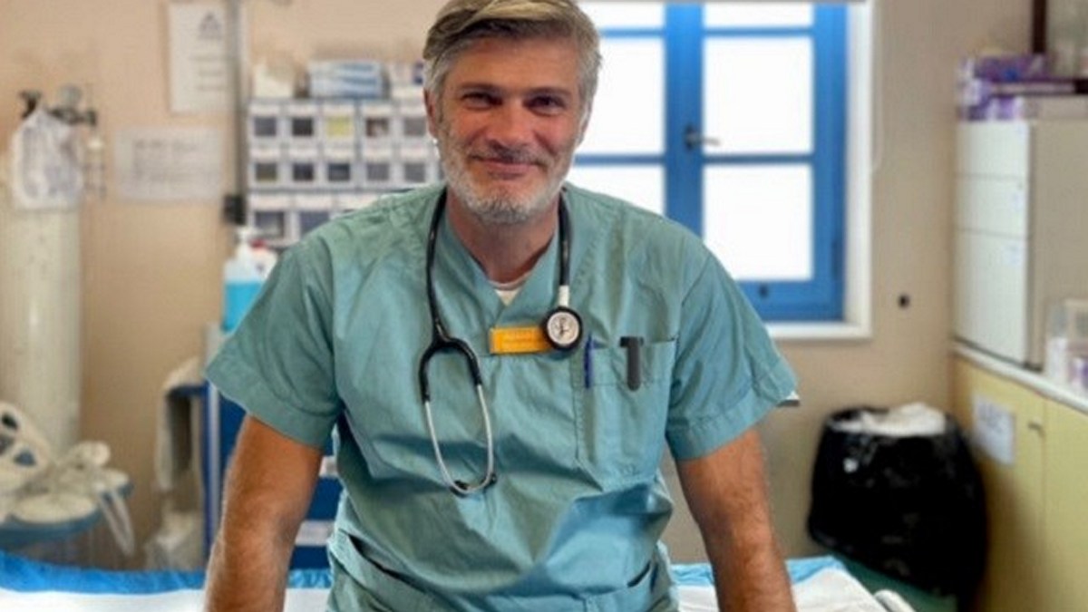Η συγκλονιστική ιστορία του γιατρού Θανάση Κοντάρη που άφησε την Σουηδία για την Ελλάδα, αλλά τον… «πρόδωσε» το ΕΣΥ