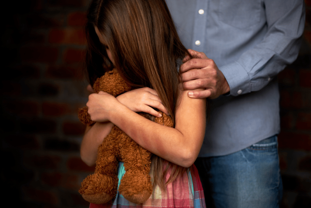 Βρετανία: «Ράμπο» στο κυνήγι συμμοριών που κακοποιούν σεξουαλικά παιδιά – Το σχέδιο για την ειδική ομάδα κρούσης