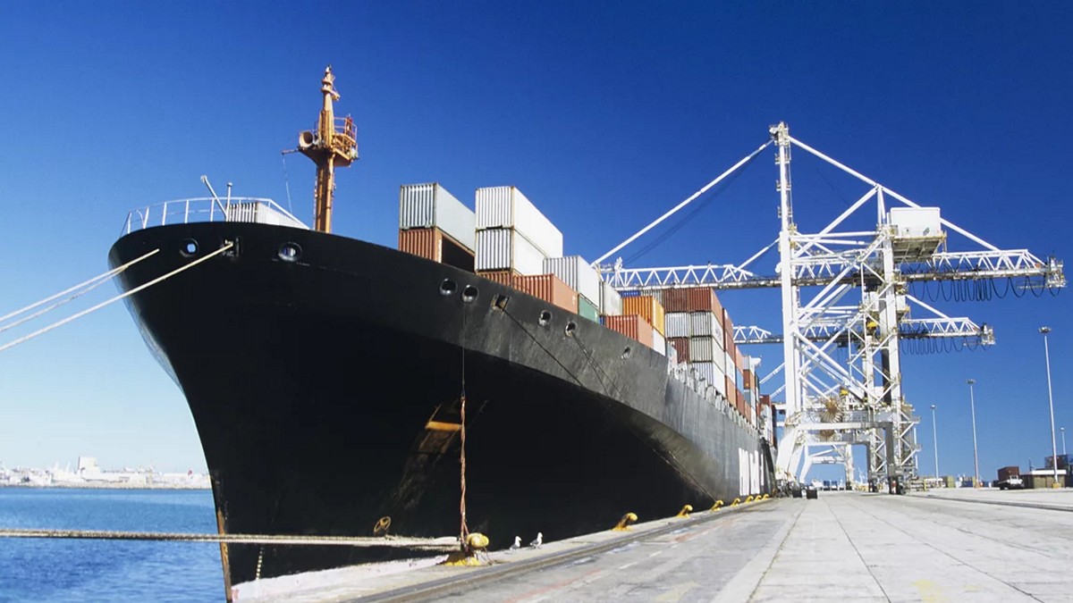 Λαύριο: Ακυβερνησία δεξαμενόπλοιου – Αντικείμενο χτύπησε τη προπέλα