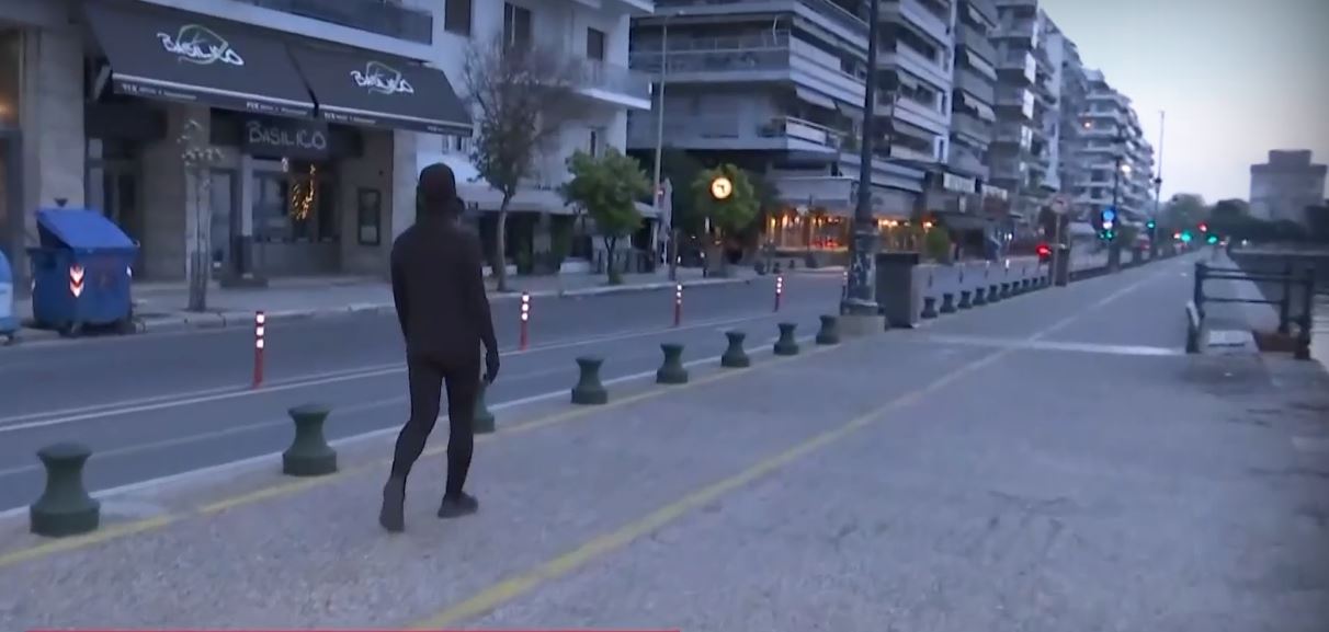 Ο «άνθρωπος-σκιά» κυκλοφορεί στη Θεσσαλονίκη