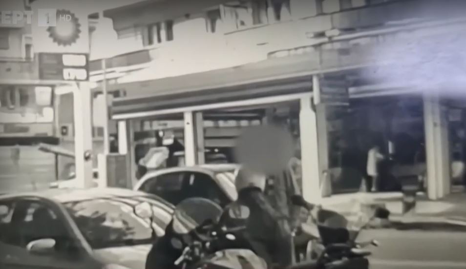 Θεσσαλονίκη: Ελεύθερος ο οξύθυμος οδηγός που πάτησε με το αυτοκίνητο δημοτική αστυνομικό – Βίντεο ντοκουμέντο από τον καβγά