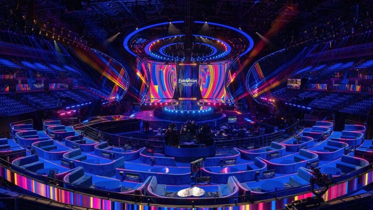 Eurovision: Τα πρώτα σχόλια για τα αποκαλυπτήρια της σκηνής –  Ο βασιλιάς Κάρολος και οι ελπίδες για νίκη της Βρετανίας