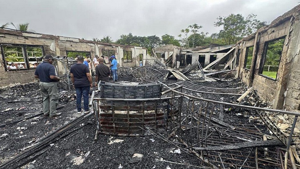 Γουιάνα: Μαθήτρια φέρεται να έβαλε τη φωτιά σε κοιτώνα σχολείου που στοίχισε τη ζωή σε 19 παιδιά