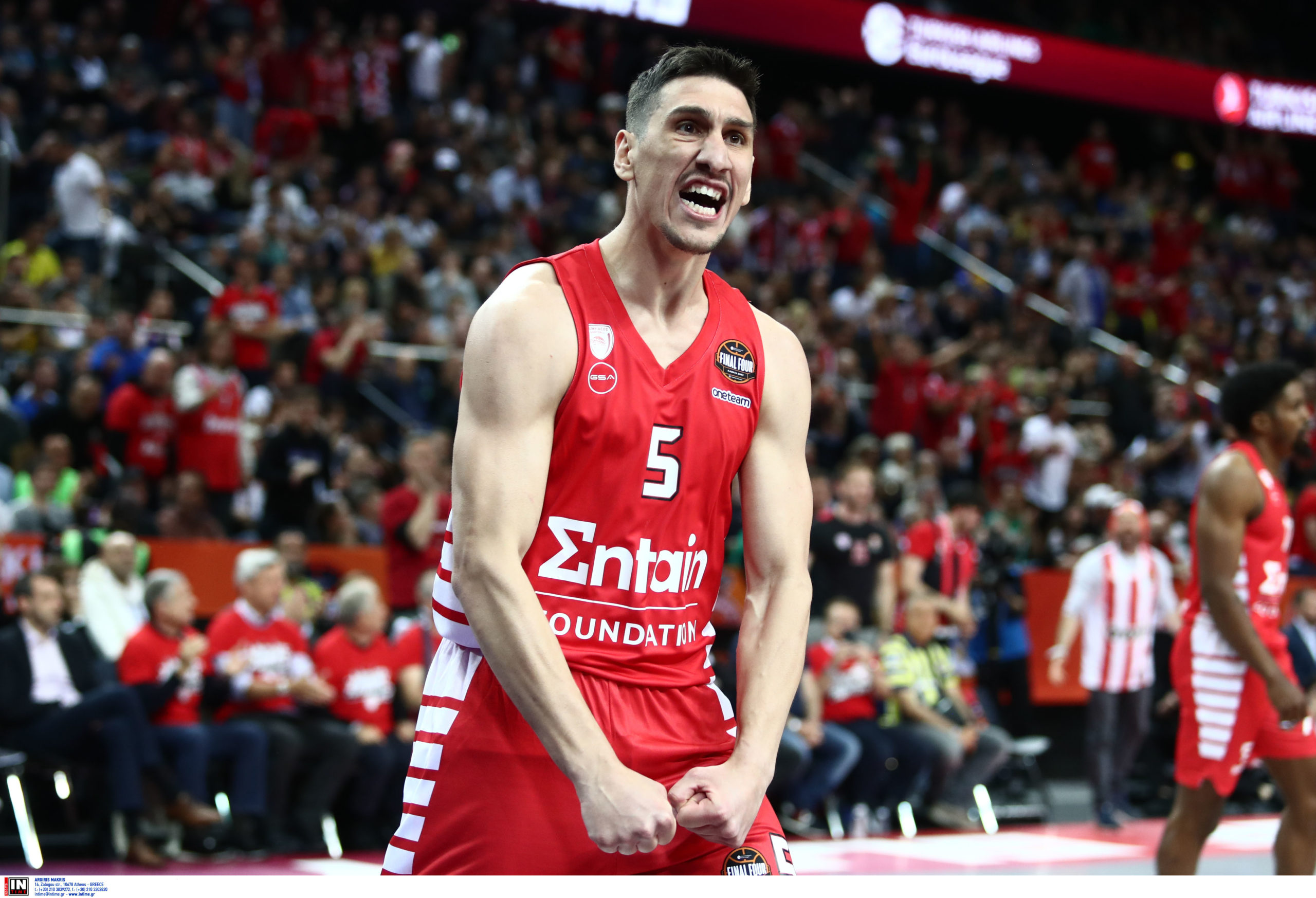 Ολυμπιακός – Μονακό Live: Το απίθανο τρίποντο του Λαρεντζάκη – ΒΙΝΤΕΟ