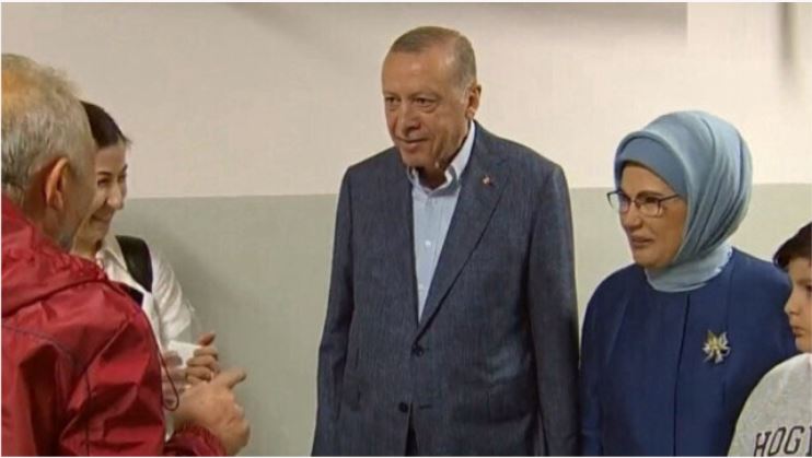 Τουρκικές εκλογές: Ερντογάν και Εμινέ