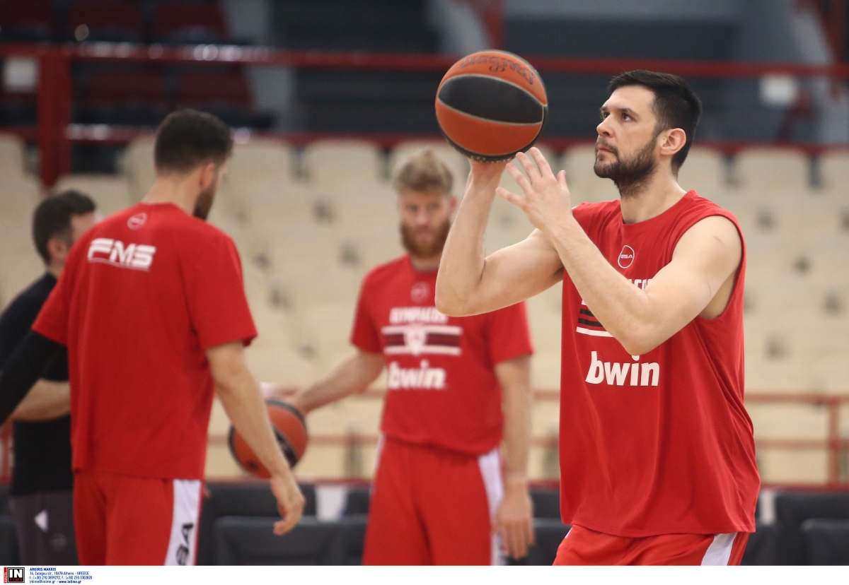 Κώστας Παπανικολάου