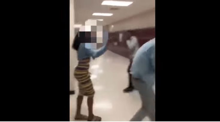 ΗΠΑ: Ψέκασε τον καθηγητή της με σπρέι πιπεριού