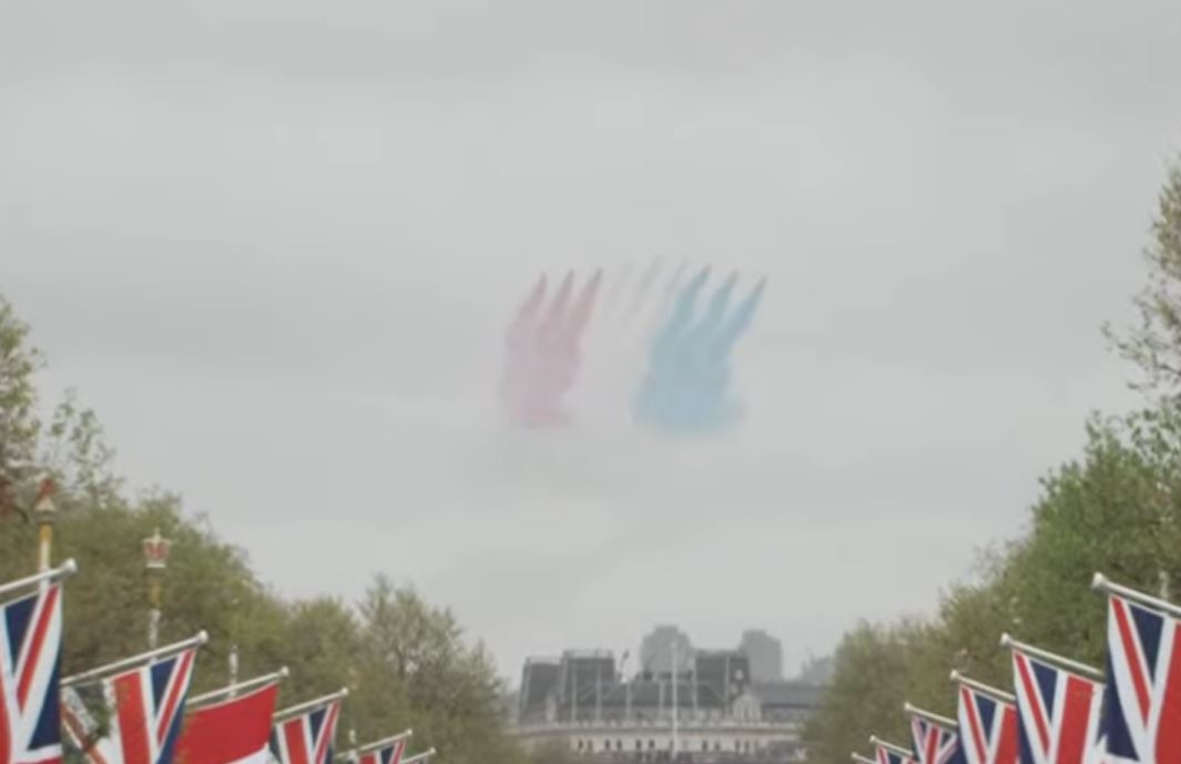 Στέψη Καρόλου: Ανατροπή της τελευταίας στιγμής με την πτήση των αεροσκαφών… λόγω καιρού