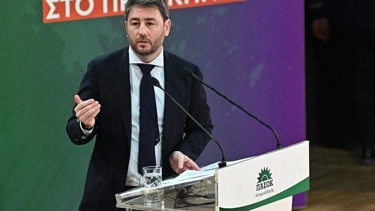 Νίκος Ανδρουλάκης: Ο Τσίπρας προσπαθώντας να μιμηθεί το ΠΑΣΟΚ, γίνεται τυμβωρύχος του Ανδρέα Παπανδρέου