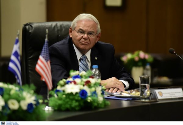 Ο Αμερικανός γερουσιαστής, Μπομπ Μενέντεζ.