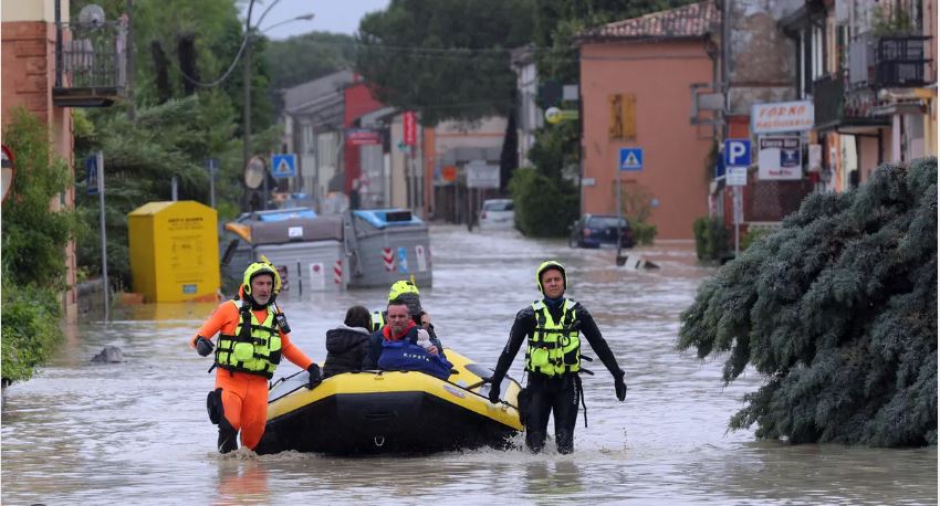 Ιταλία: Νεκροί και αγνοούμενοι από τις φονικές καταιγίδες – Συγκλονίζουν οι εικόνες από τις διασώσεις