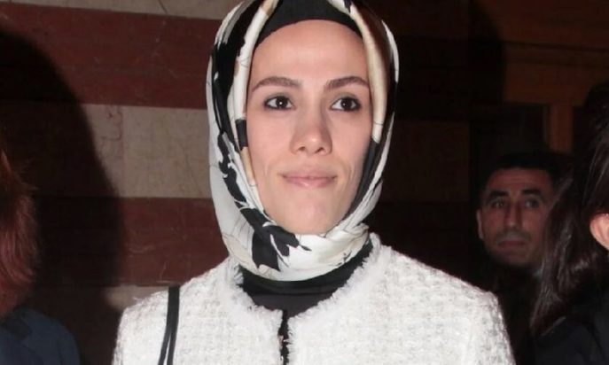 Η κόρη του Ερντογάν, Εσρά