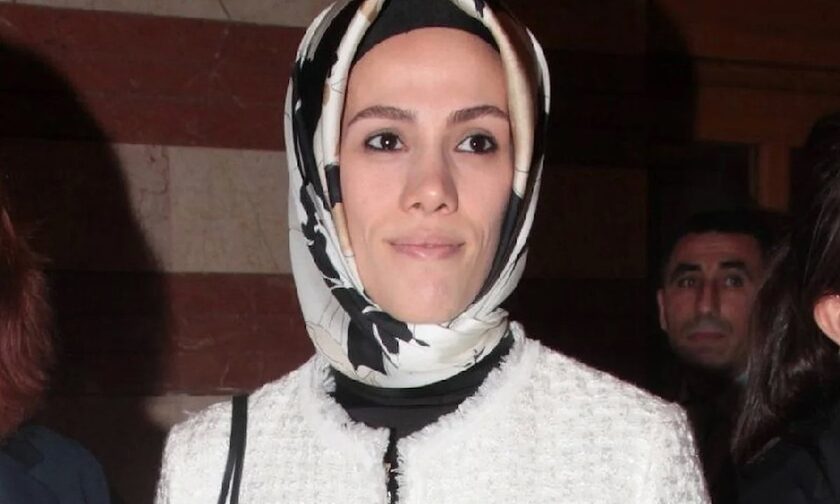 Η κόρη του Ερντογάν, Εσρά