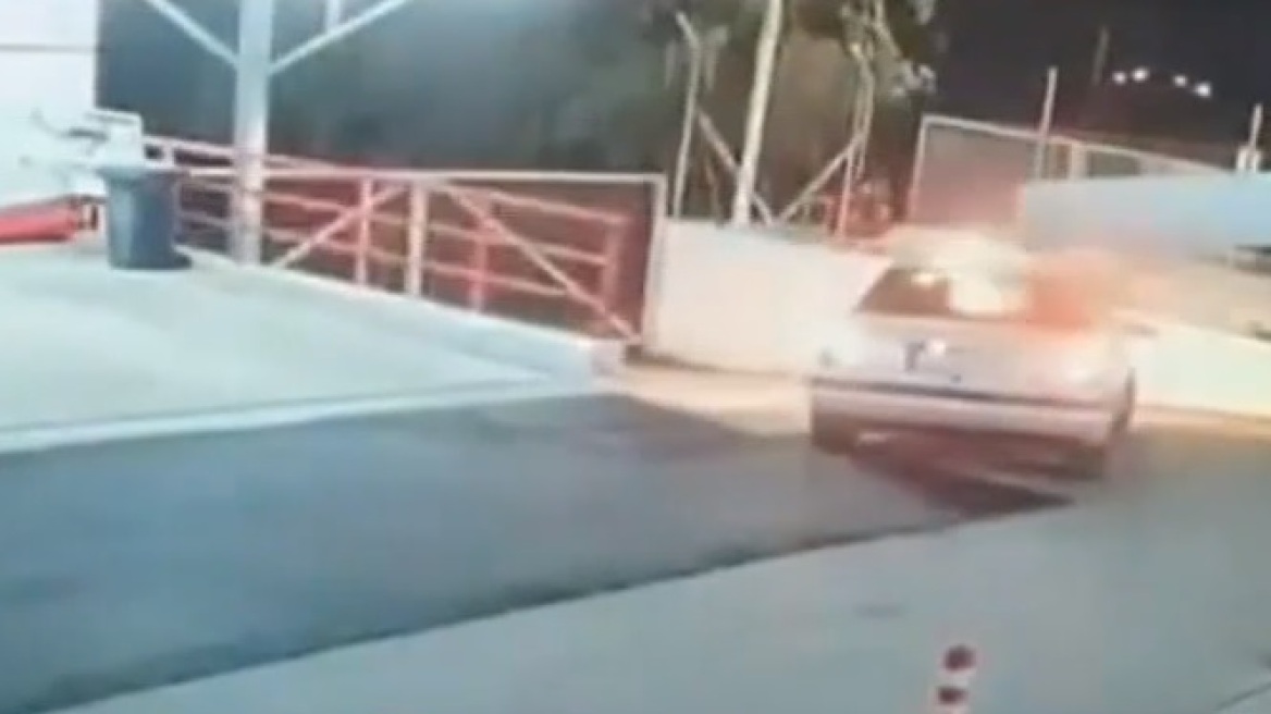 αμάξι φωτιά