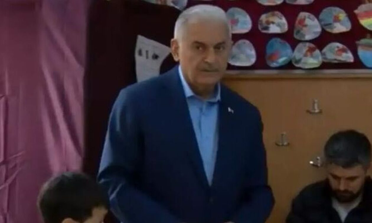 Τουρκικές εκλογές: «Τι έγινε γυναίκα; Δεν μπορείς να αποφασίσεις;» – Η ενόχληση του Γιλντιρίμ