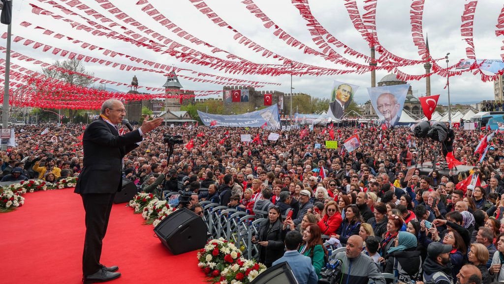 Τουρκία: Βρώμικο εναντίον του πόλεμο από τον Ερντογάν με τη χρήση τεχνητής νοημοσύνης καταγγέλλει ο Κιλιτσντάρογλου