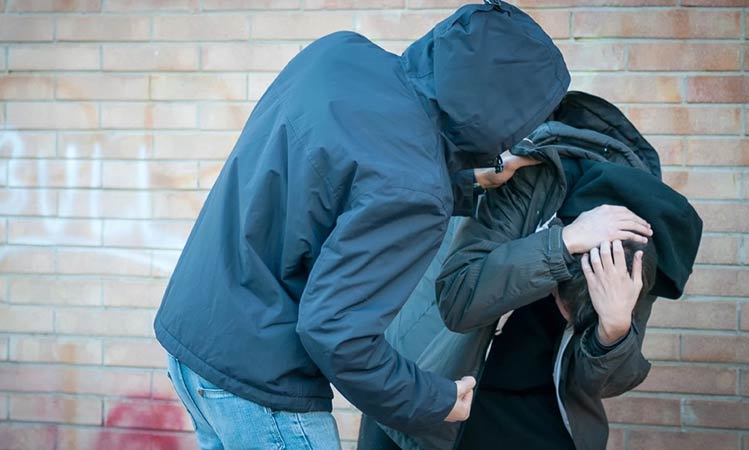 Ηράκλειο: Παρέα έξι ανηλίκων ξυλοκόπησε και έστειλε στο νοσοκομείο 15χρονο – Συνελήφθησαν μαζί με τους γονείς τους