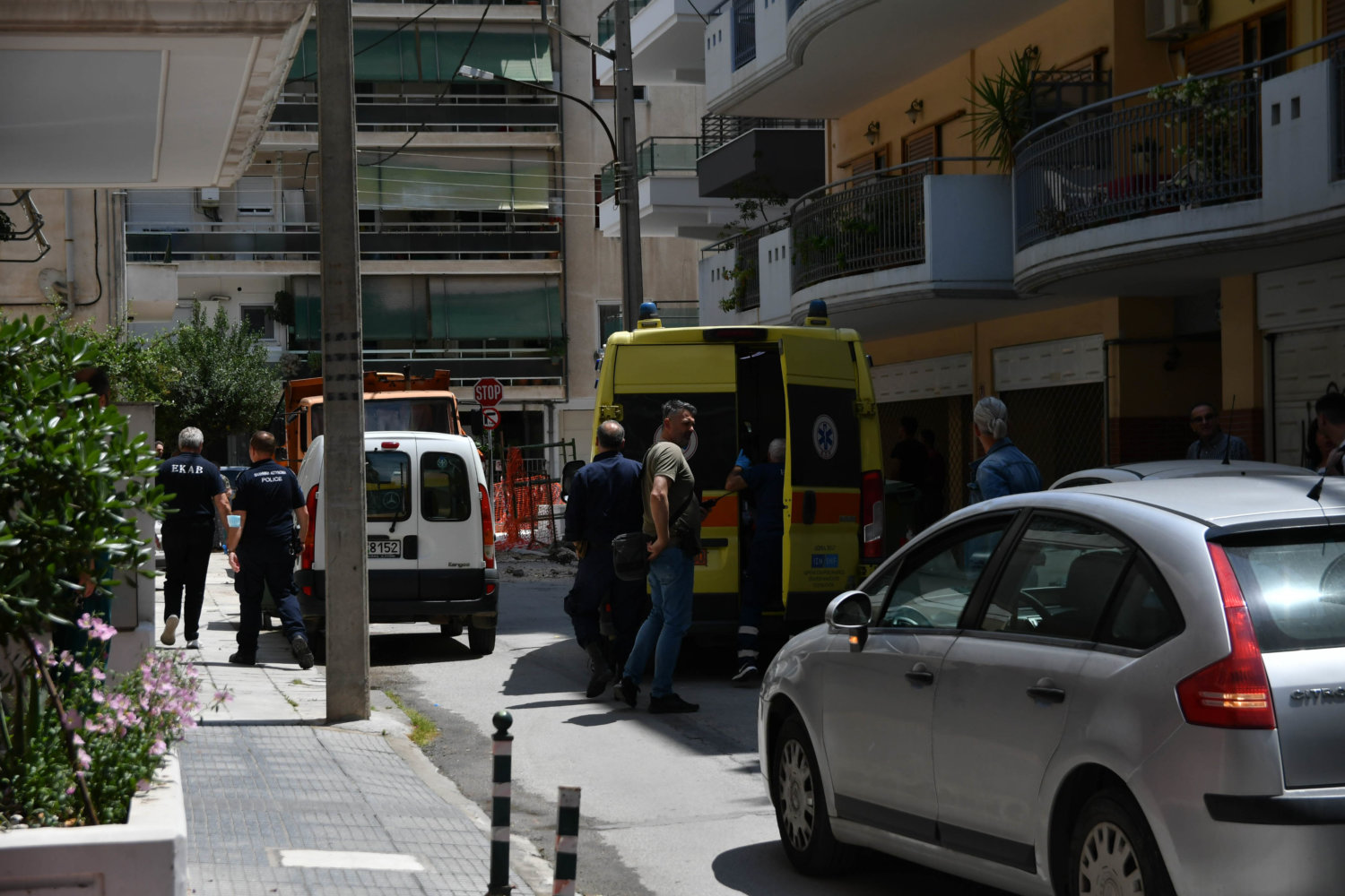 Λάρισα: «Βουτιά» θανάτου για ηλικιωμένο από τον 4ο όροφο