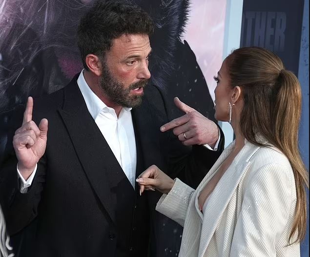 Τζένιφερ Λόπεζ-Μπεν Άφλεκ: Νέα ένταση μεταξύ τους σε δημόσια εμφάνιση – Τι αποκαλύπτει ειδικός στη γλώσσα του σώματος