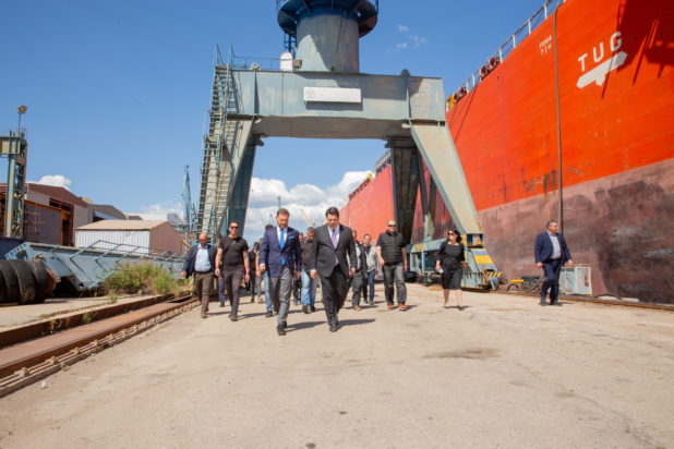 Ναυπηγεία Ελευσίνας ο Αμερικανός Πρέσβης