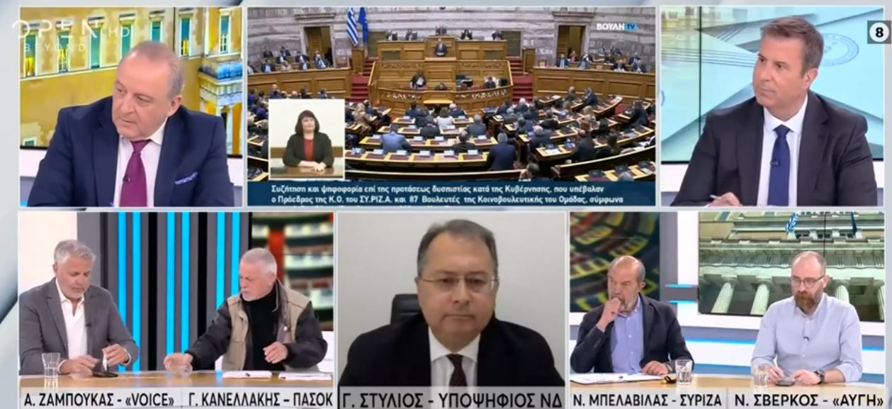 Ατύχημα στον «αέρα»: Ο Γιάννης Κανελλάκης έριξε ποτήρι με νερό και δημοσιογράφος πετάχτηκε από την θέση του