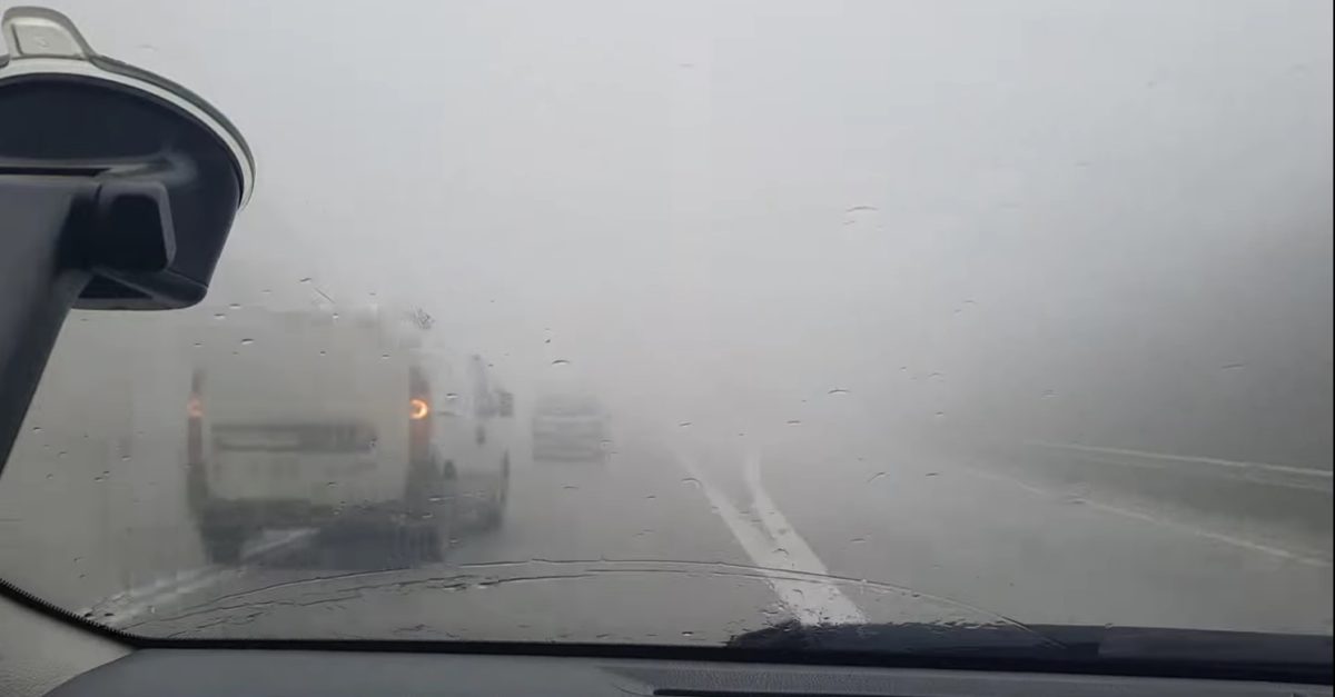 Κρήτη: Προσπεράσεις παρά την έντονη ομίχλη κάνουν οδηγοί στο Ηράκλειο – ΒΙΝΤΕΟ