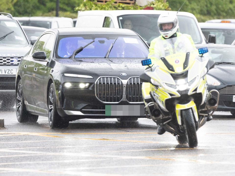 Βασιλιάς Κάρολος: Ο πρίγκιπας Χάρι «πετάει» πίσω στην Μέγκαν – Κατευθείαν στο αεροδρόμιο μετά την στέψη