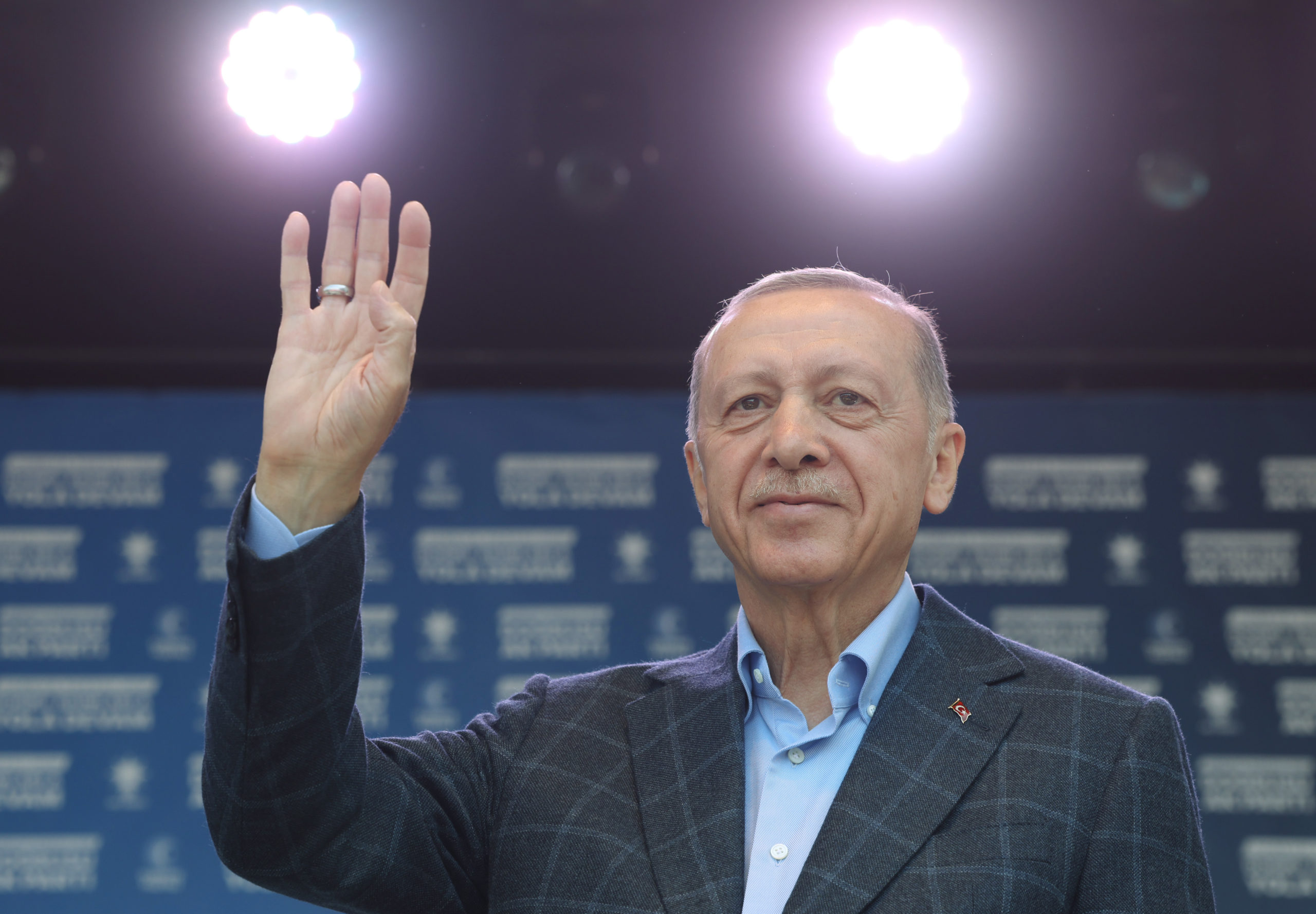  Τουρκικές εκλογές: Η πύρρειος νίκη Ερντογάν και τα δύο σενάρια για τον επόμενο γύρο