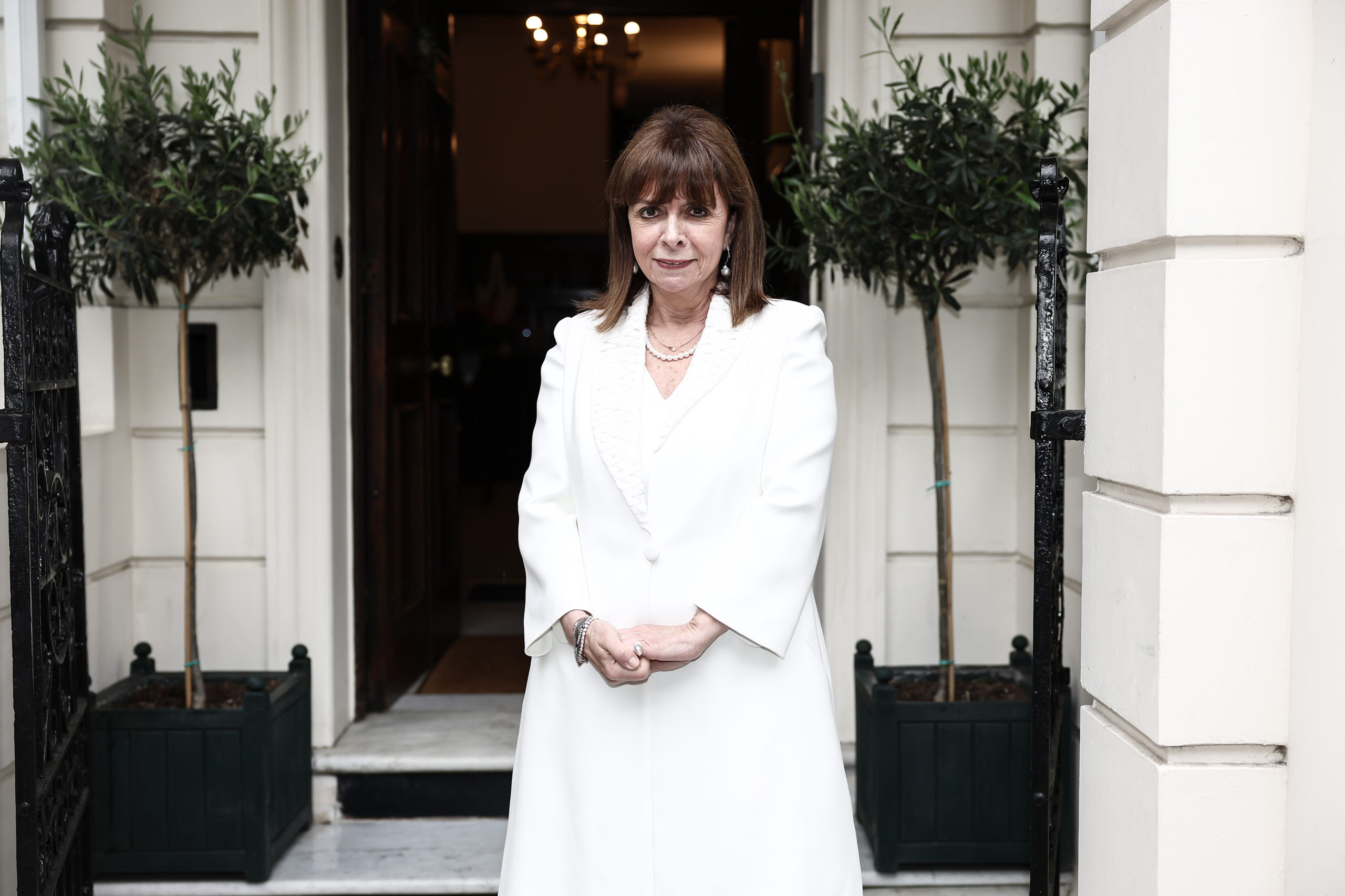 Σακελλαροπούλου: Θερμά συγχαρητήρια στον Μίλτο Τεντόγλου, που αποτελεί πηγή έμπνευσης για τη νέα γενιά