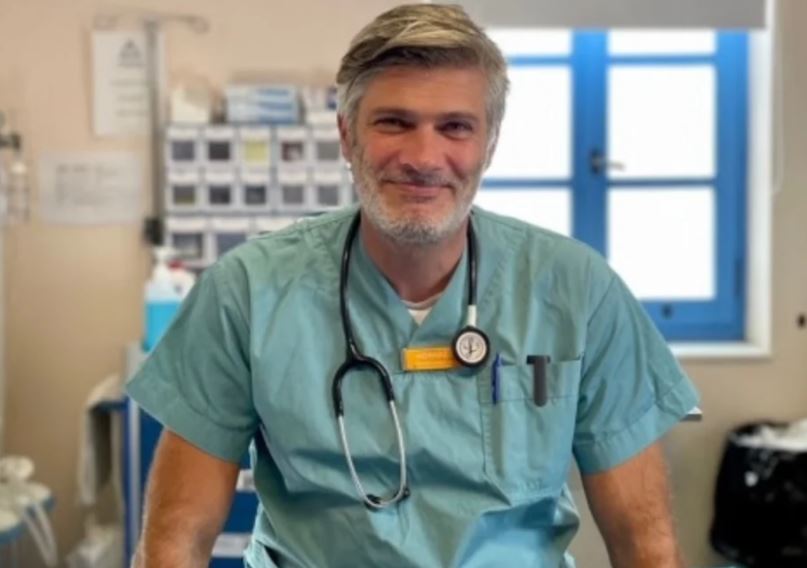 Θανάσης Κοντάρης: Ανακάλεσε την παραίτησή του ο γιατρός της Σερίφου