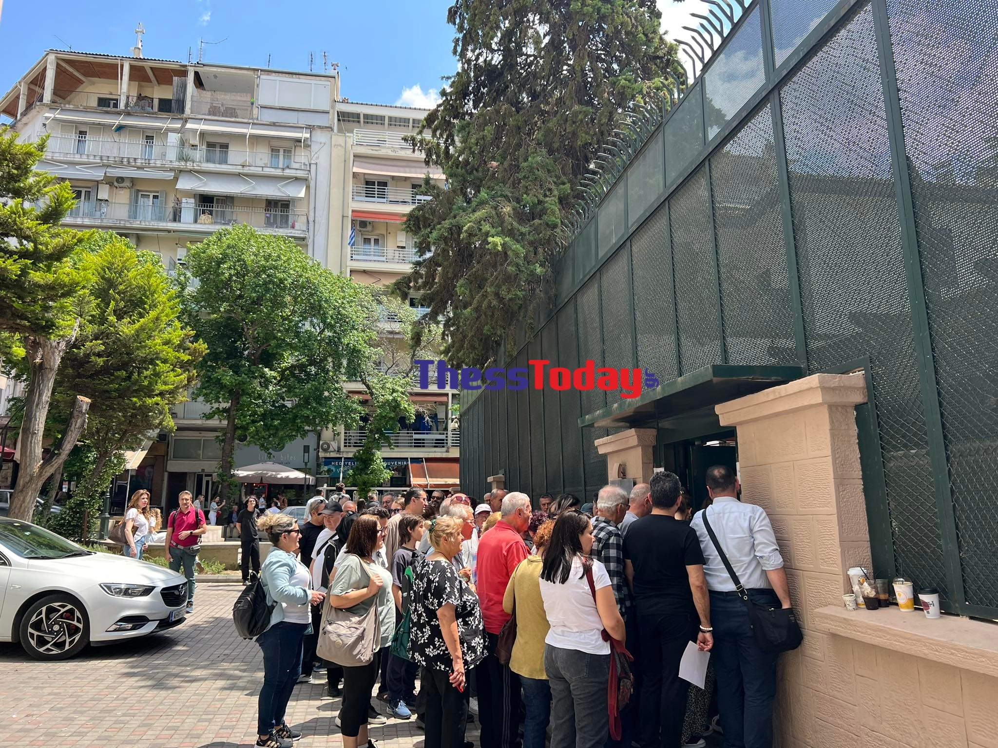 Εκλογές Τουρκία: Ουρές στο τουρκικό προξενείο στη Θεσσαλονίκη – Στις κάλπες οι κάτοικοι εξωτερικού για τον δεύτερο γύρο