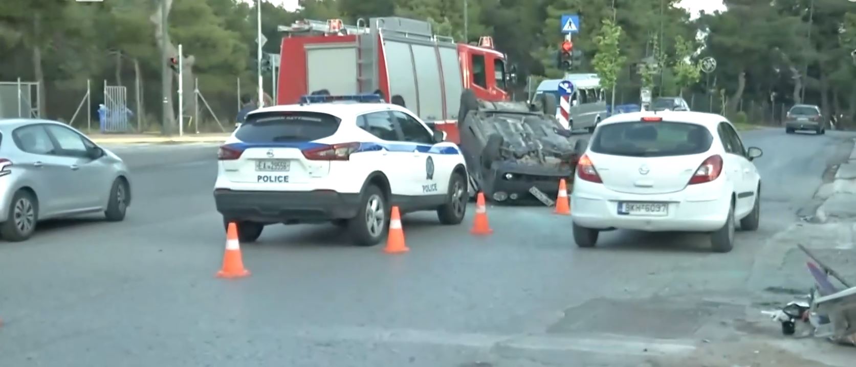Τροχαίο στην Λεωφόρο Μαραθώνος: Αναποδογύρισε αυτοκίνητο